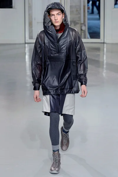 Look 19